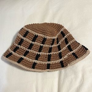Knit bucket hat